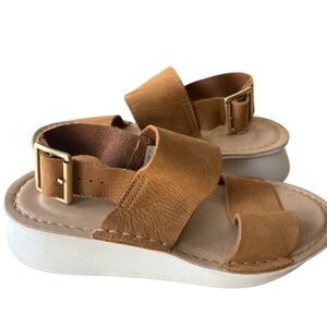 NWOT Clarks Tan Leather Sandals